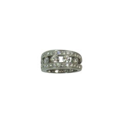 Dreireihiger Ring aus Platin mit 35 runden Diamanten