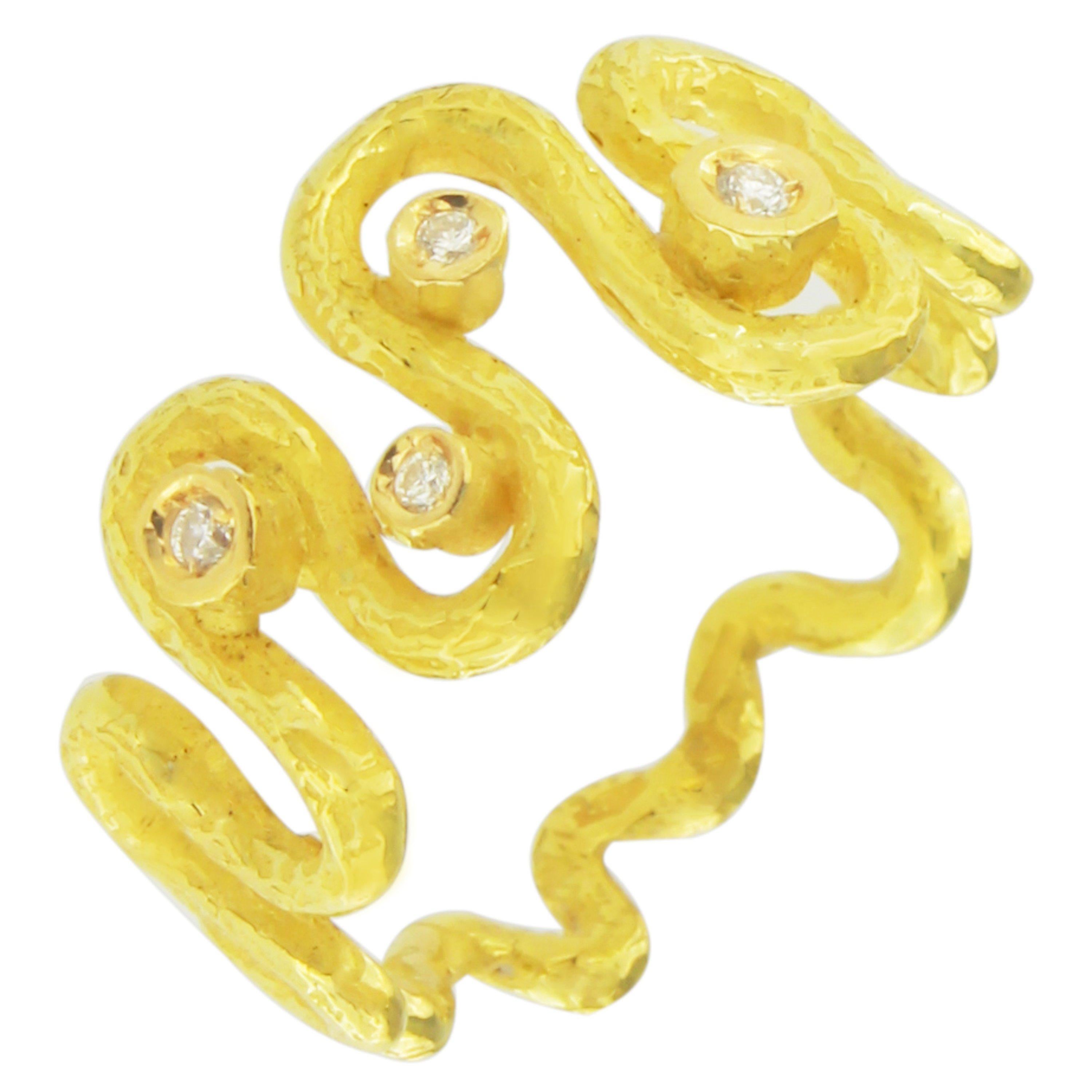 Sacchi "Serpenti" Diamond Gemstone 18 Karat Satin Yellow Gold Fashion Ring For Sale