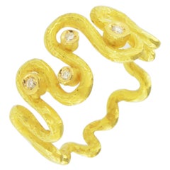 Sacchi "Serpenti" Diamond Gemstone 18 Karat Satin Yellow Gold Fashion Ring