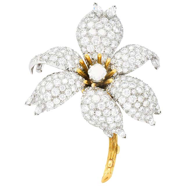 TIFFANY and CO. SCHLUMBERGER Gold and Diamond Twin Buds Brooch Pin at ...