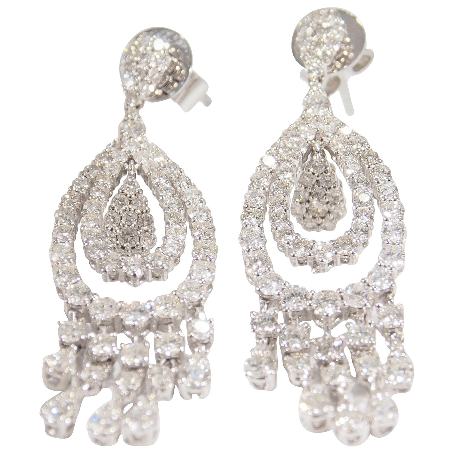 14 Karat White Gold Diamond Earrings Chandelier Dangle 3.47 Carat For Sale  at 1stDibs