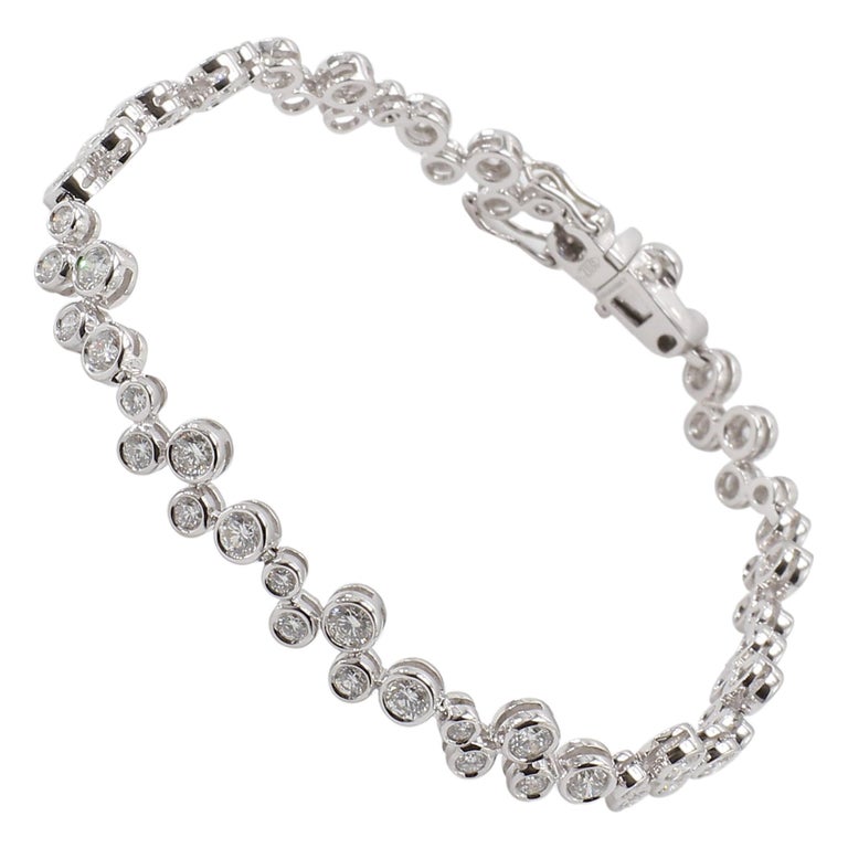 Contemporary 18 Karat White Gold White Diamond Bracelet Bezel Set For ...