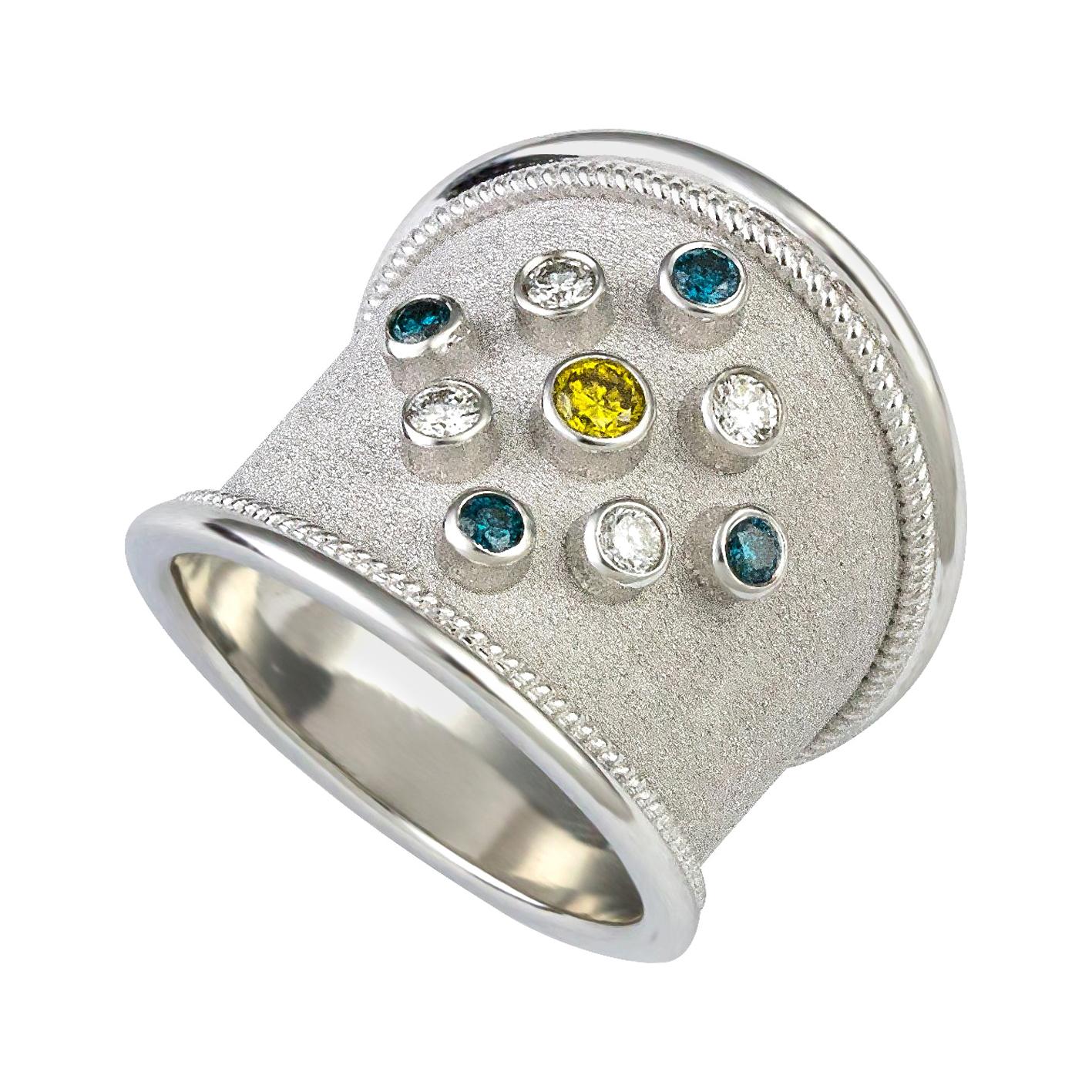 Georgios Collections Bague épaisse en or blanc 18 carats avec diamants bleus, blancs et jaunes en vente