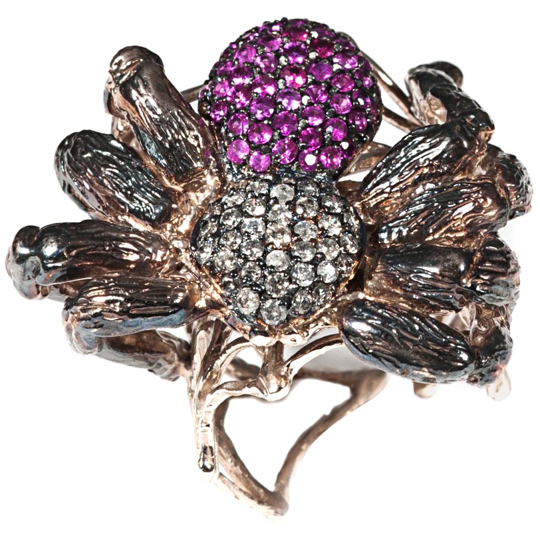Gold Spider and Web Ring Pavè For Sale