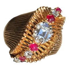 Vintage Ring Ruby and Diamonds circa 1950 Yellow Gold 18 Carat, Ruby and Diamonds