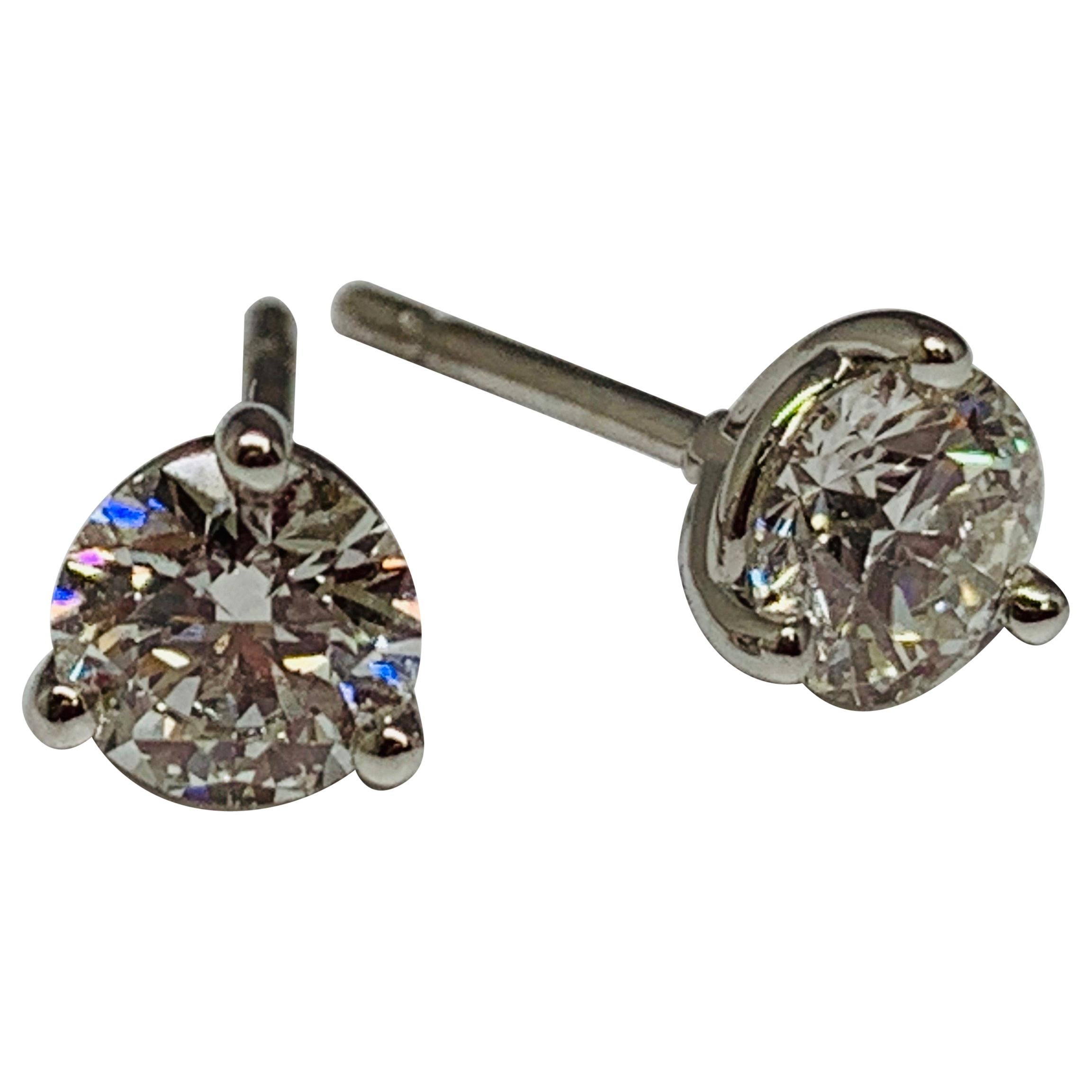 Hearts on Fire 18 Karat White Gold 1.02 Carat Total Weight Diamond Stud Earrings For Sale
