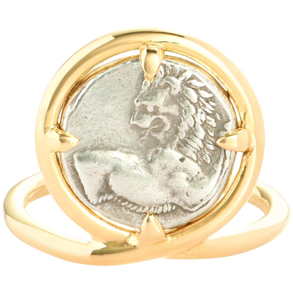 Dubini, bague Chersonesos en or jaune 18 carats avec pièce d'argent authentique ancienne en forme de lion