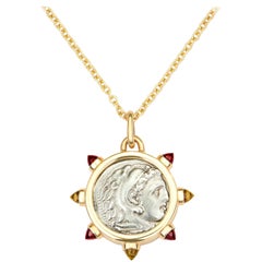 Collier à pendentif en pièce de monnaie d'Alexandre le Grand en or 18 carats:: grenat et citrine de Dubini