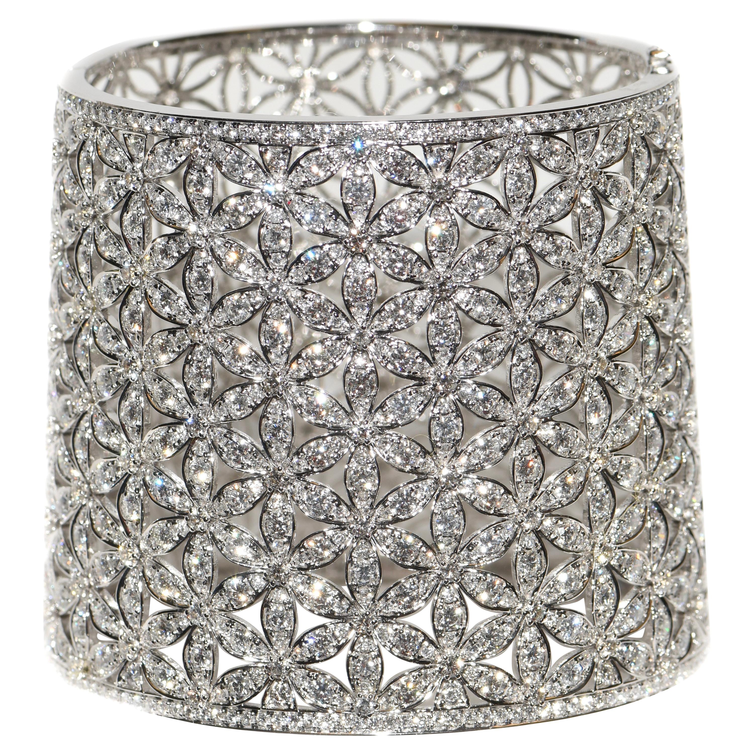 18 Karat Tapered 20.51 Carat Diamond Cuff Open Flower Design Bracelet