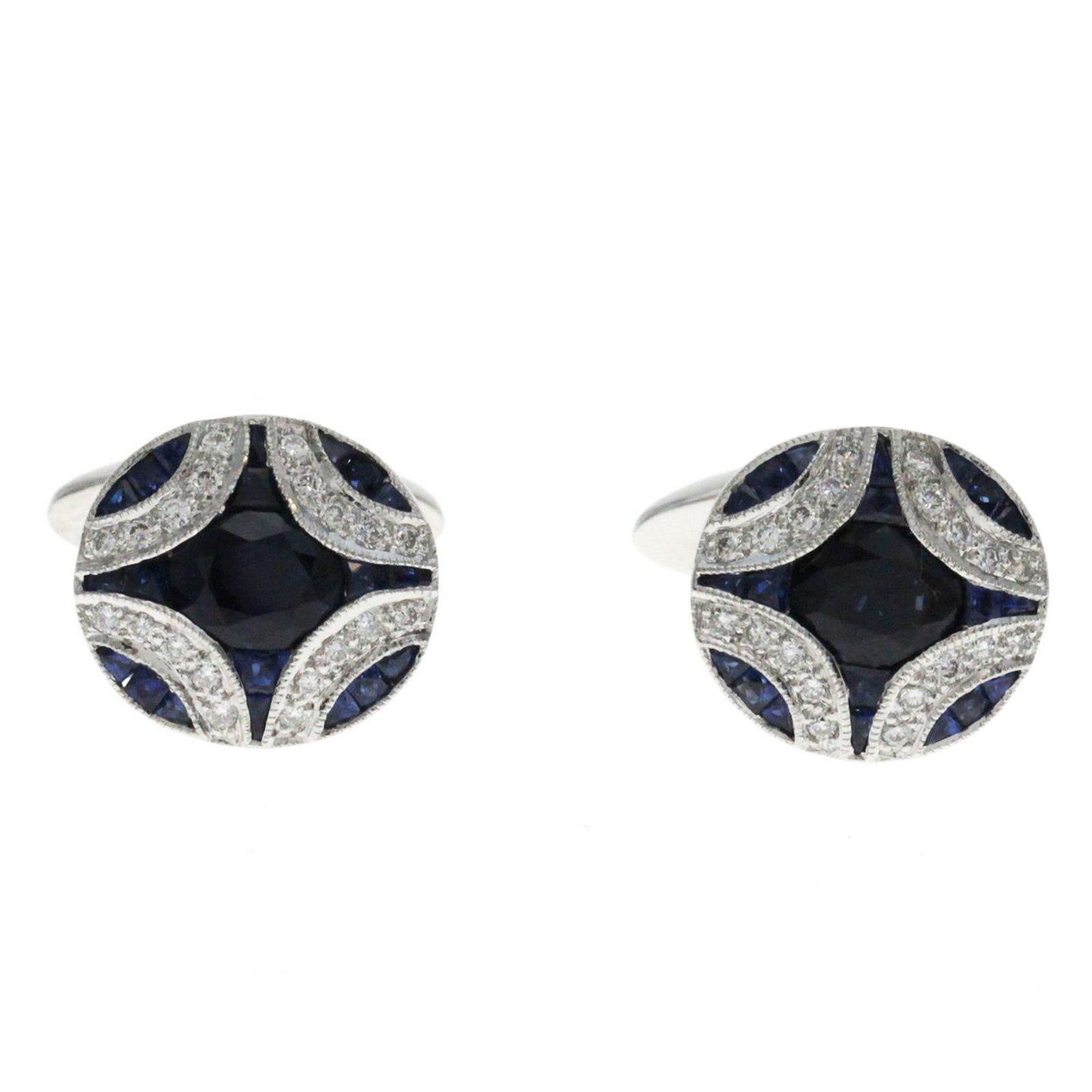 1.34 Carat Natural Sapphire and 0.18 Carat Diamonds in 18 Karat Gold Cufflinks For Sale