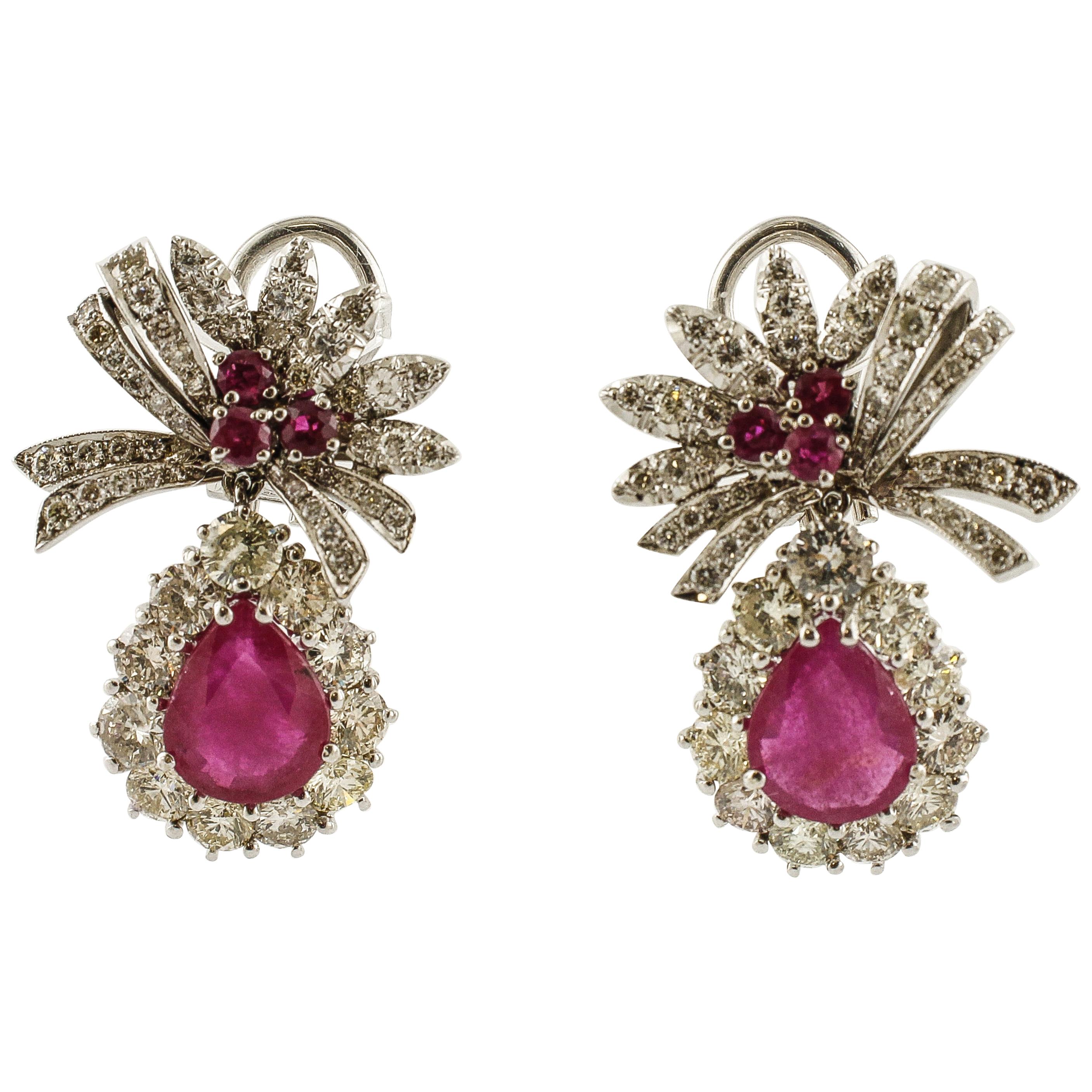 Schöne Rubine und Diamanten, Ohrringe mit Band aus 18 Karat Weißgold