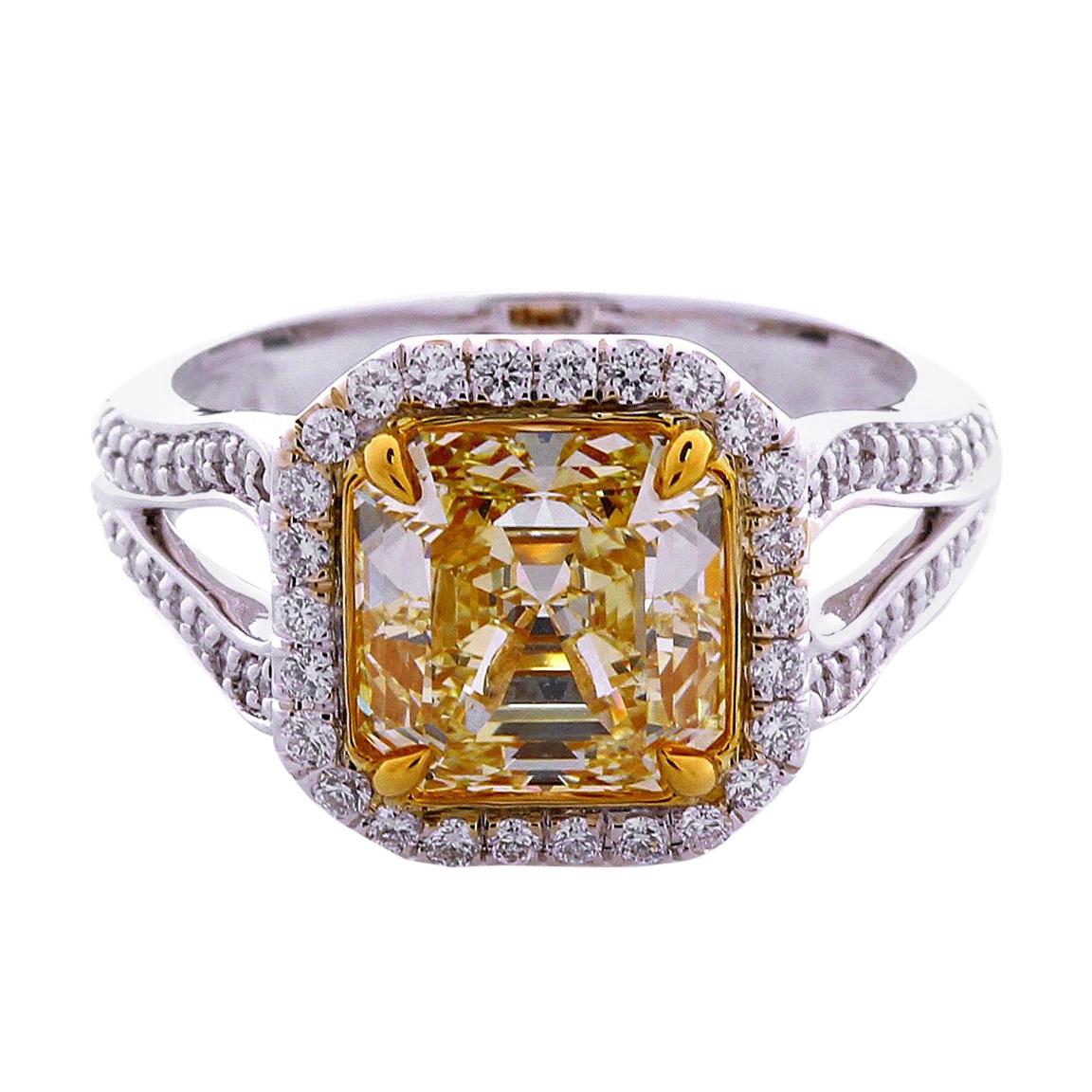 GIA Certified 3.00 Carat Asscher Cut Natural Fancy Yellow VVS2 18K Gold Ring For Sale