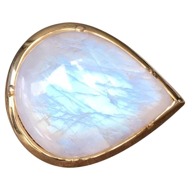 Joon Han Rainbow Moonstone Fancy Cabochon Pear Shape 18K Gold Cocktail Ring For Sale
