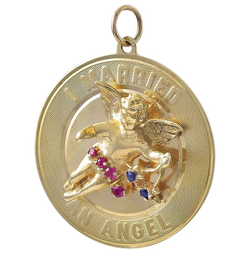 Gemset en or « I Married an Angel Charm » avec breloque en forme d'ange en vente