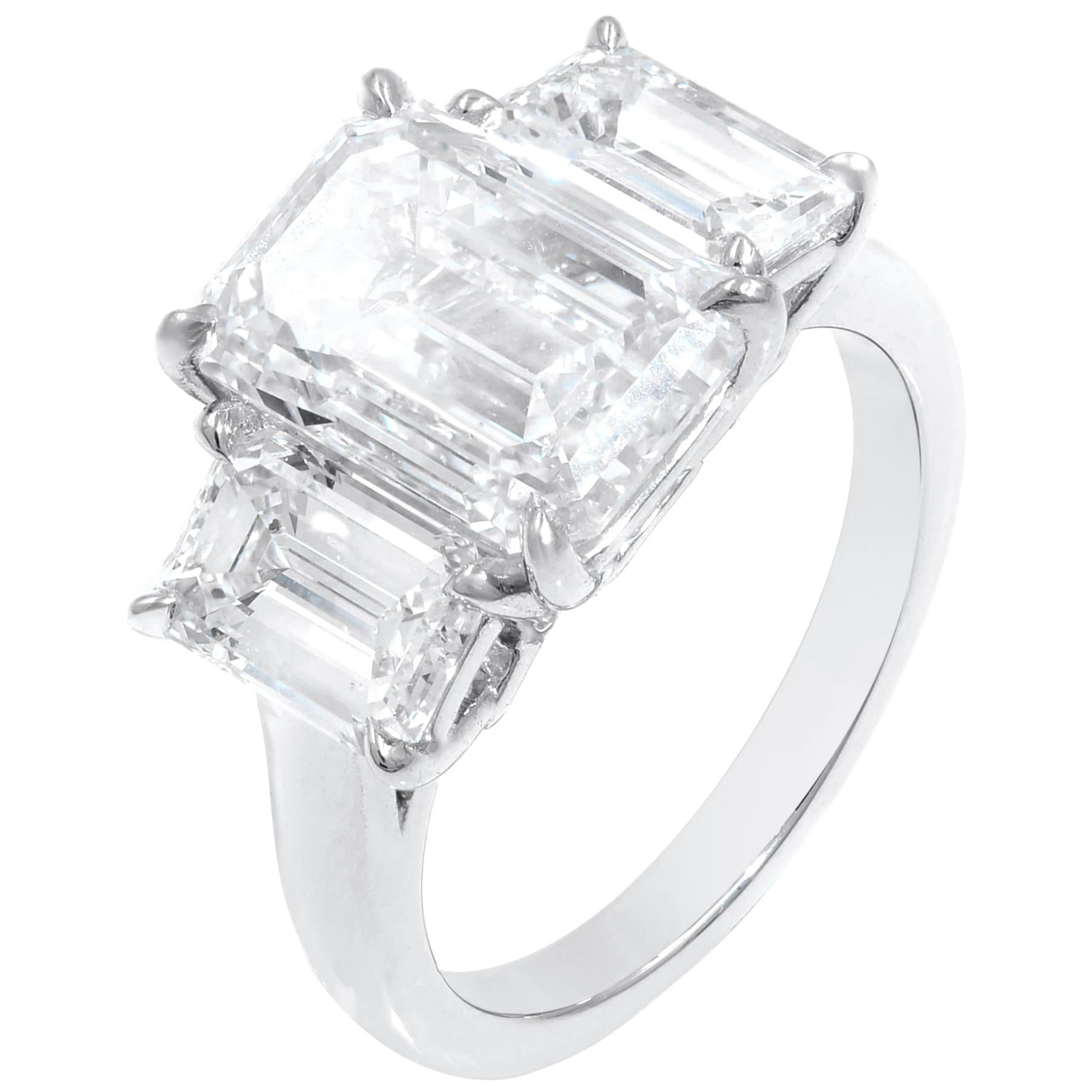 Three-Stone Diamond Engagement Ring in Platinum 6.15 Carat For Sale