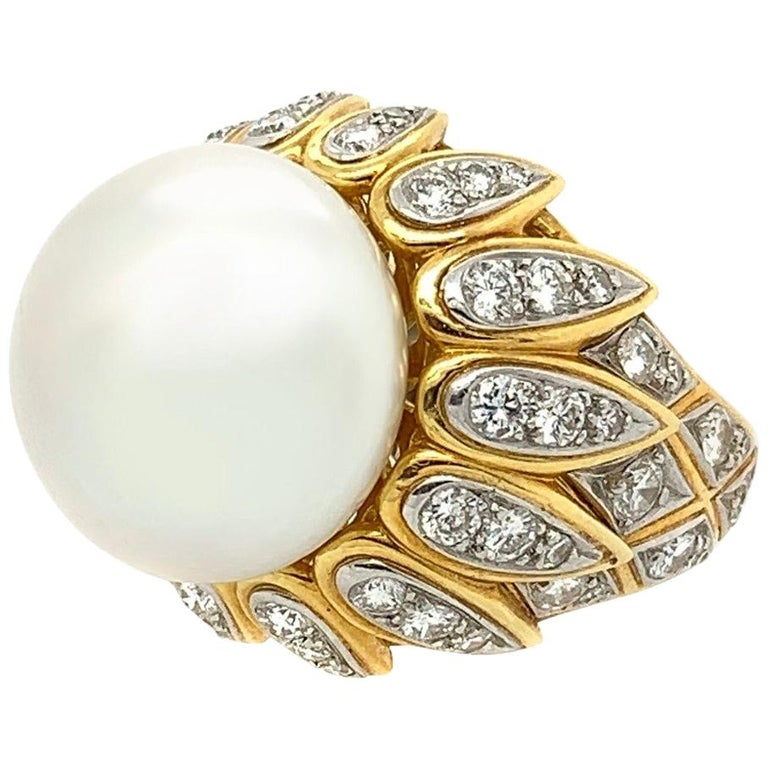 Van Cleef and Arpels 18 Karat Yellow Gold Diamond Cultured Pearl Ring ...