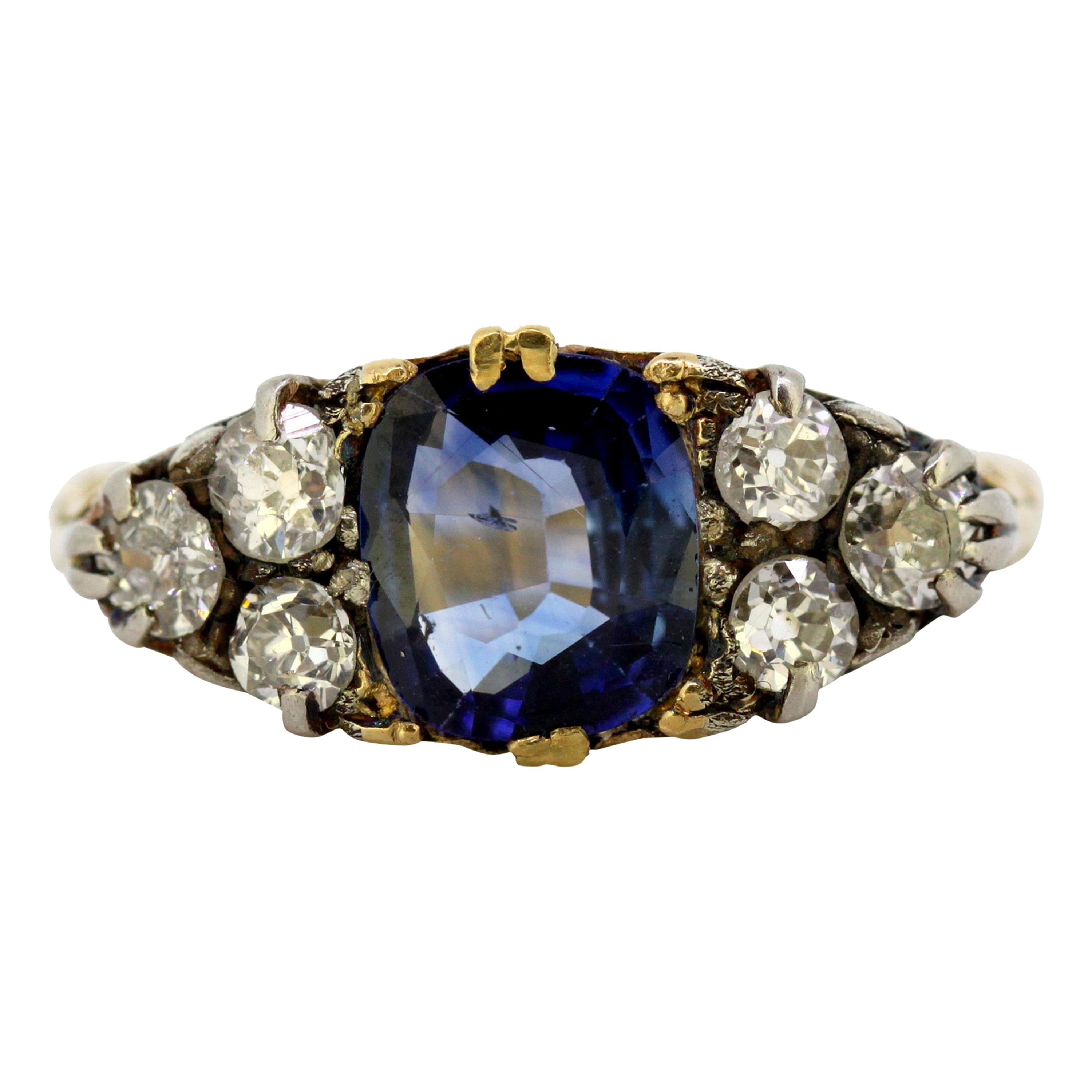Antique French Art Deco 18 Karat Gold Ring with Cornflower Sapphire and