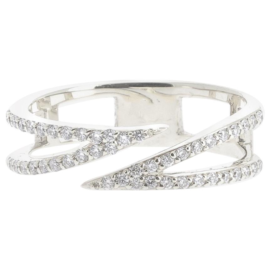 0.25 Carat GVS Round Diamond Cocktail Ring 18 White Karat Gold Fashion Ring  For Sale