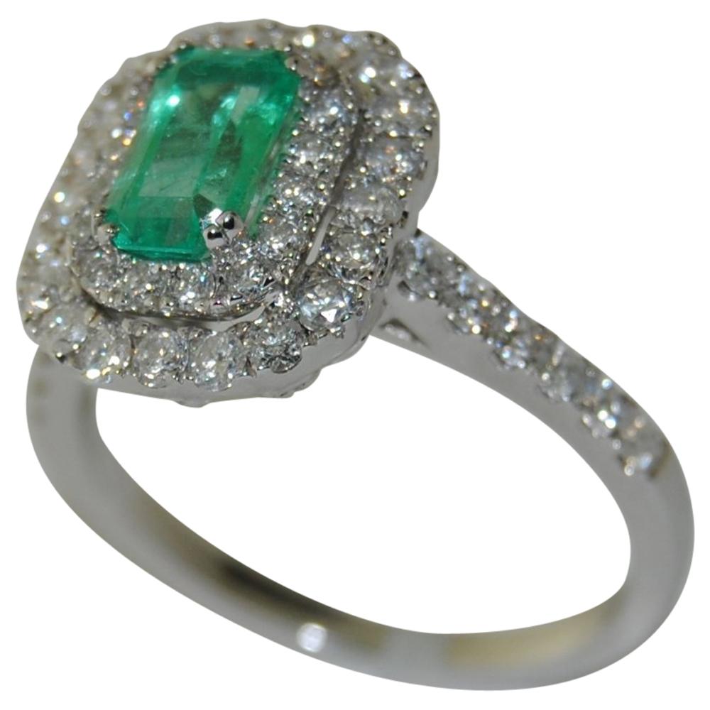 Emerald and Diamonds Ladies Ring, 18 Karat White Gold For Sale