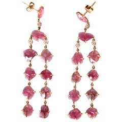 Pendants d'oreilles chandelier en or rose 18 carats avec rubis et diamants