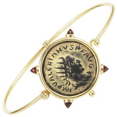 Bracelet Dubini, ancienne pièce de monnaie romaine en bronze, grenat et or jaune 18 carats