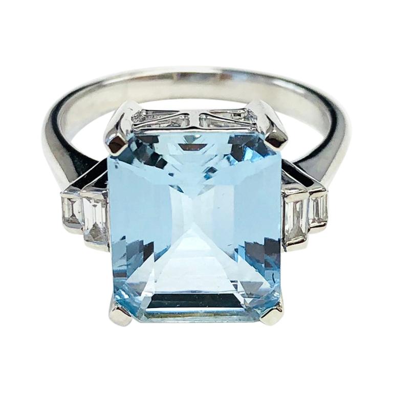 4.20 Carat Aquamarine and 0.13 Carat Diamond 14 Karat White Gold Bridal Ring