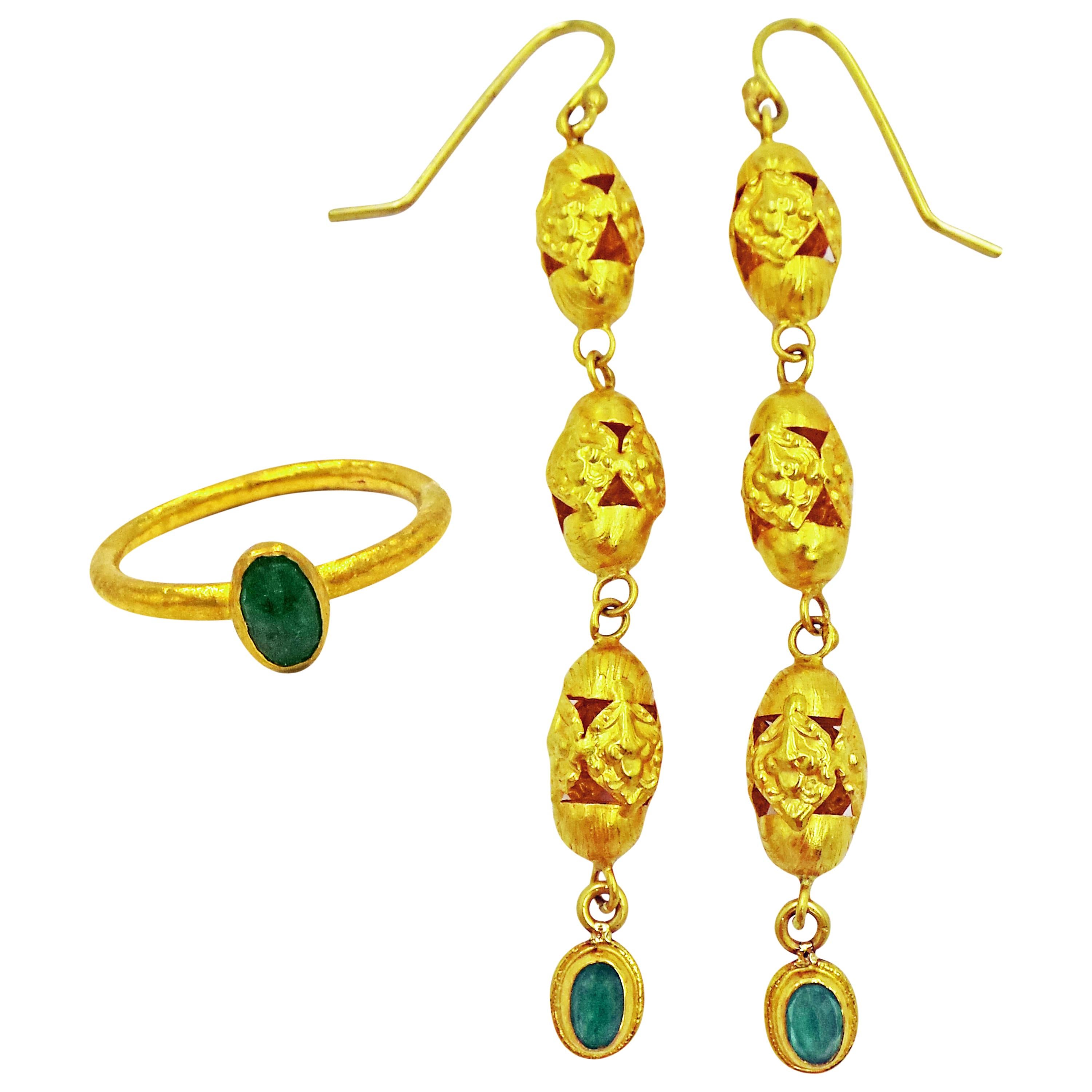 Emerald and 22 Karat Gold Vintage Filigree Dangle Earring and Ring Set For Sale