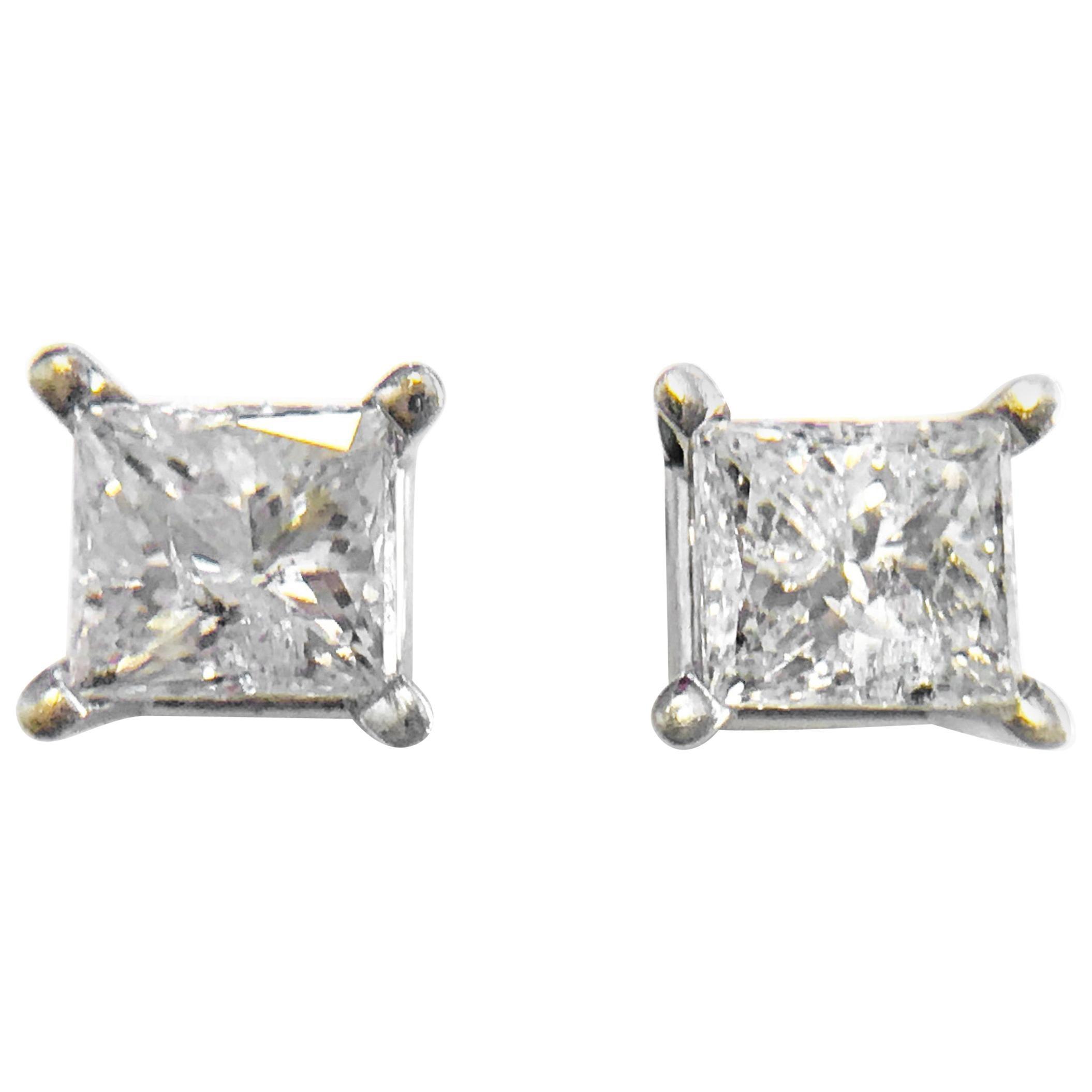 Clous d'oreilles en diamants taille princesse, 1,00 carat en vente