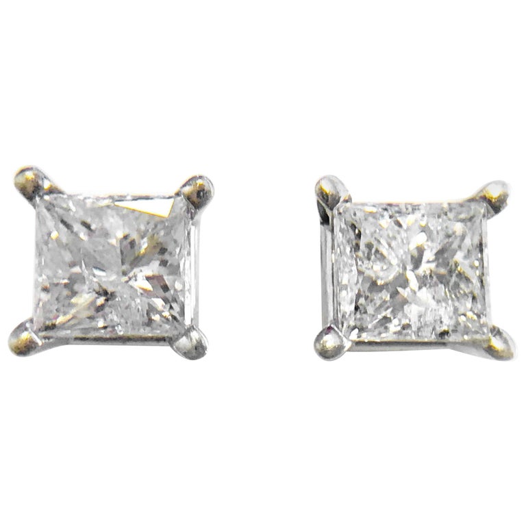 1 Carat Princess Cut Diamond Stud Earrings For Sale at 1stdibs