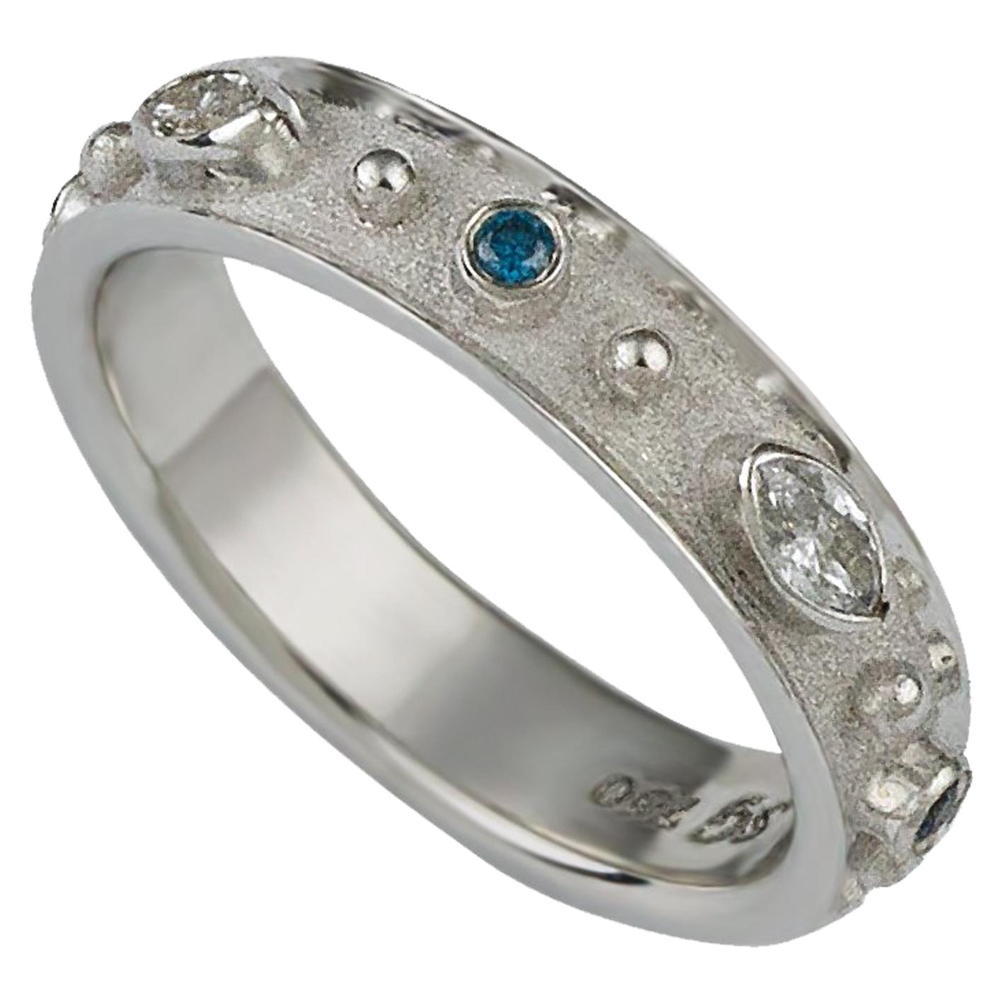 Georgios Collections Bague à anneau en or blanc 18 carats avec diamants bleus et blancs 