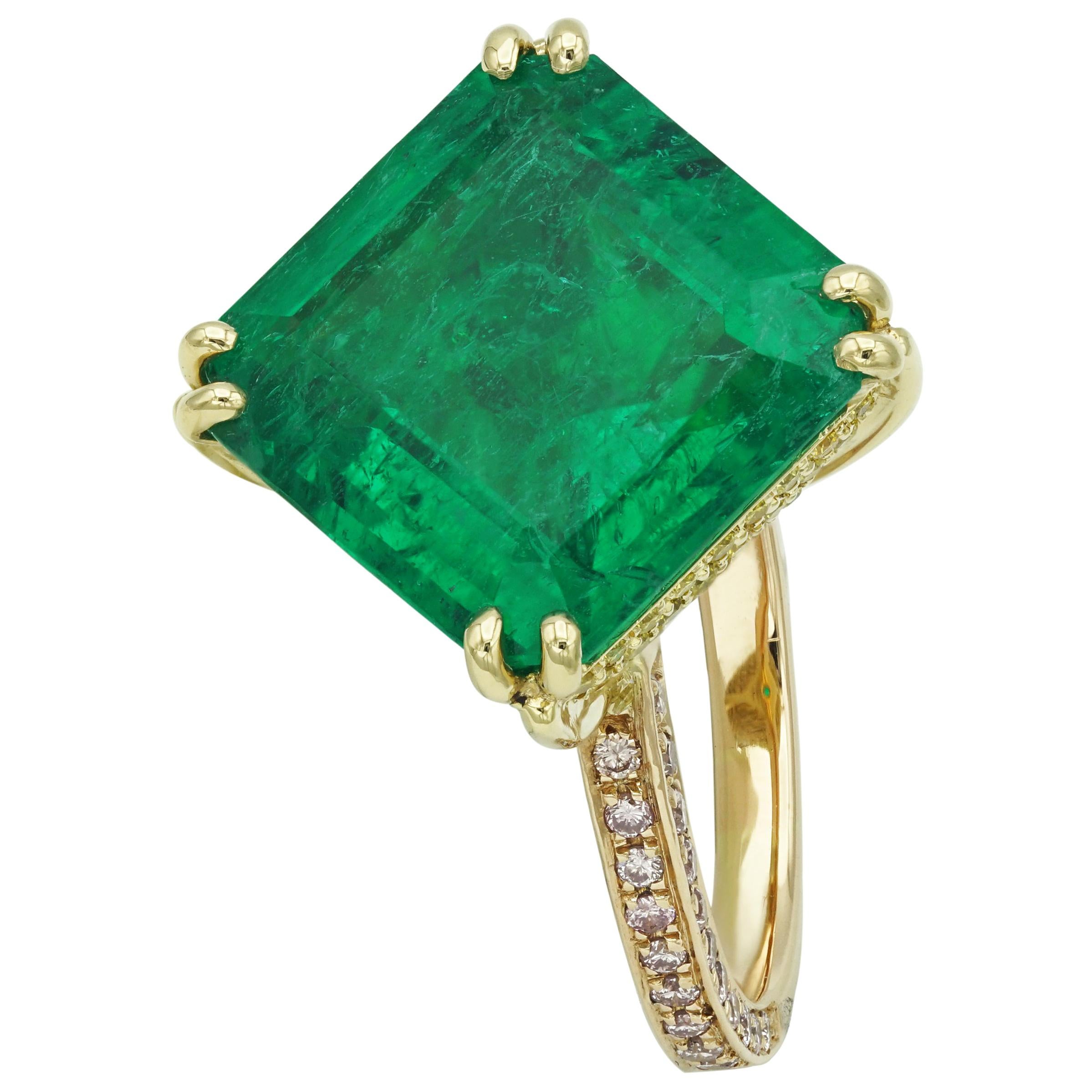 Emerald and Diamonds Ring