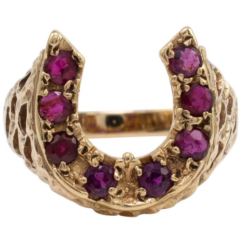 Vintage 0.40 Carat Ruby Horseshoe Ring 9 Karat Gold For Sale at 1stdibs