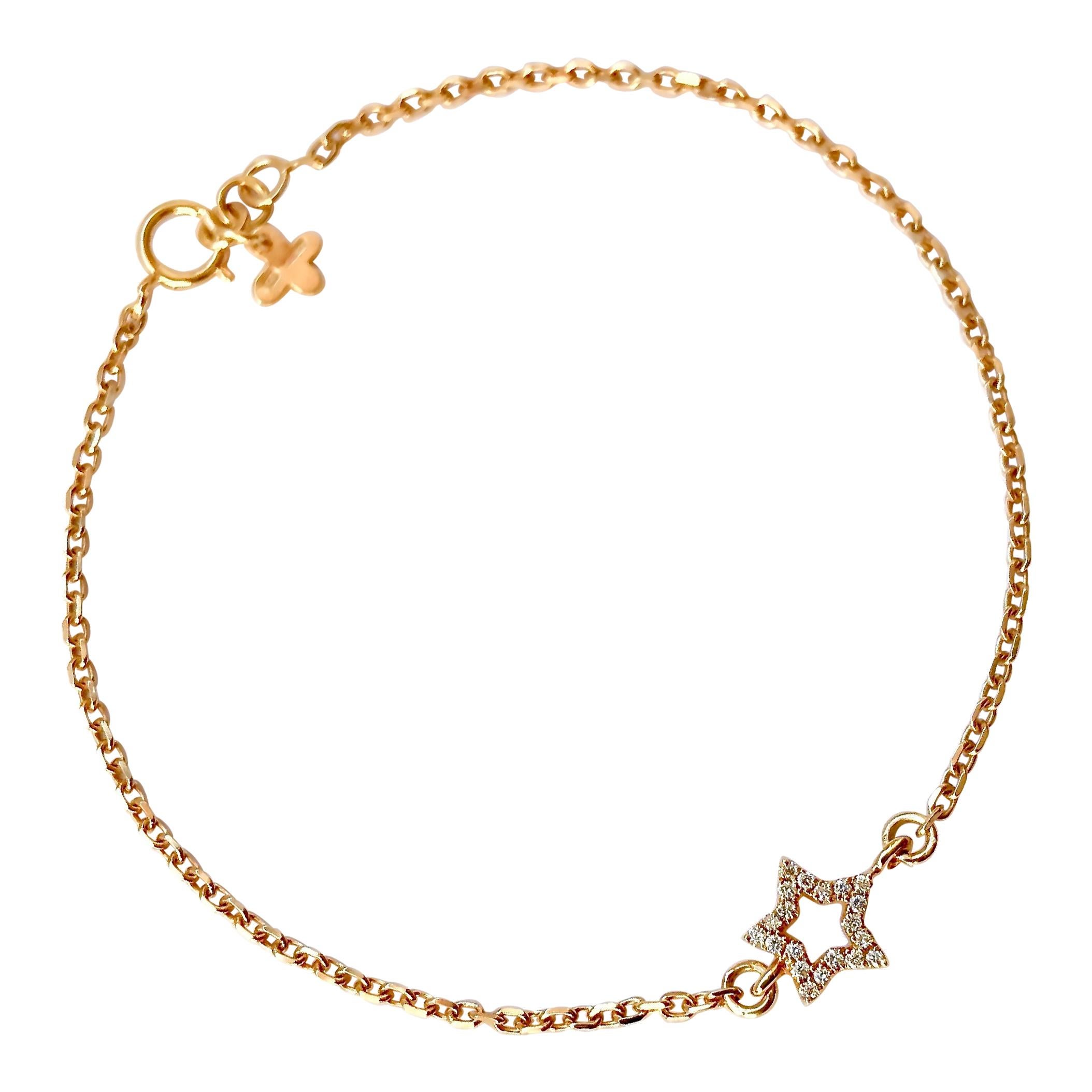 18Karat Solid Yellow Gold Diamond Star Charm Chain Bracelet For Sale