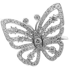 Van Cleef & Arpels Diamond Flying Butterfly Between Finger White Gold Ring