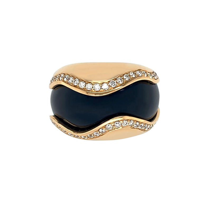 18 Karat Yellow Gold Onyx and Diamond Ring For Sale at 1stDibs
