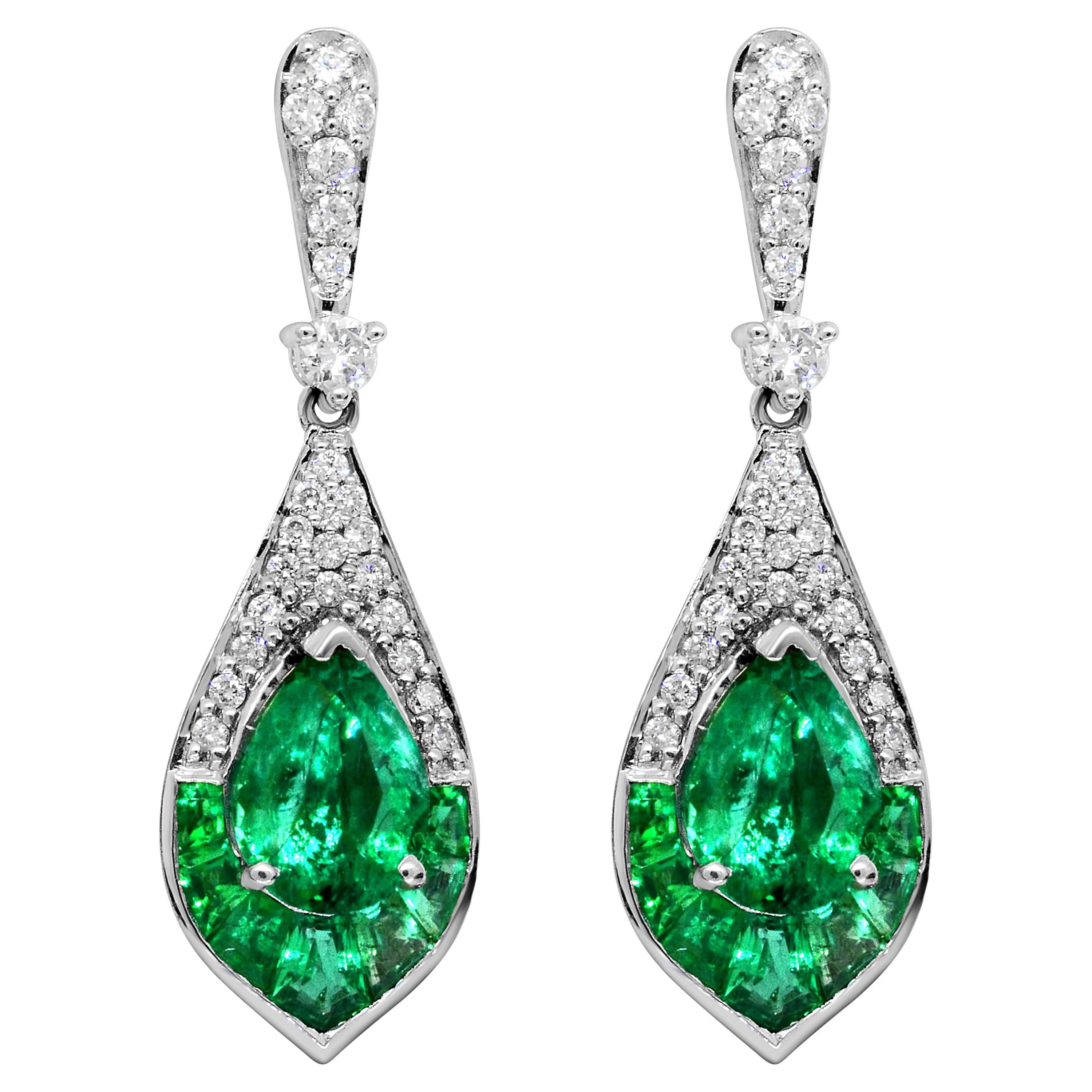 1.15 Carat Pear Emerald and Diamond 14 Karat White Gold Drop Earrings For Sale