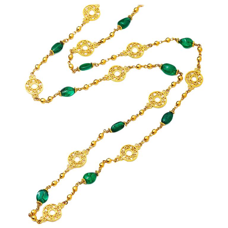 24 Karat Gold Link Necklace Adorned with Emerald Beads For Sale
