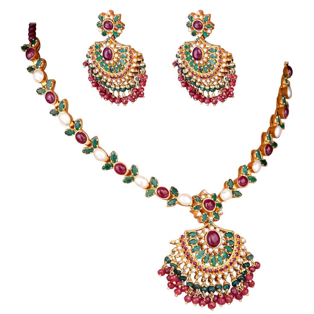 Indian Ruby, Emerald and Pearl Necklet, Earrings and Bracelet For Sale