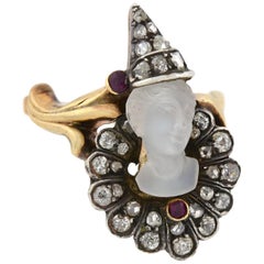 Bague Art nouveau camée clown perroquet en diamants, pierres de lune et rubis