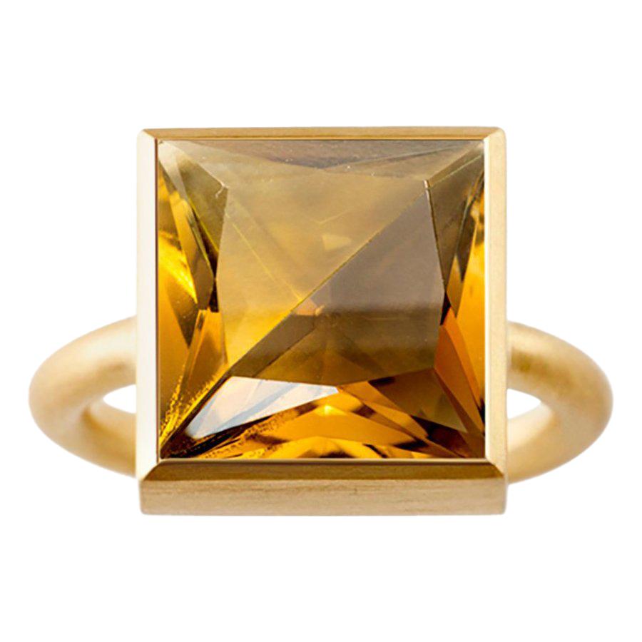 18 Karat Yellow Gold Citrine / Smoky Quartz Two-Stone Modern Cocktail Ring For Sale