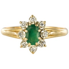 Modern Emerald Diamonds 18 Karat Yellow Gold Daisy Ring