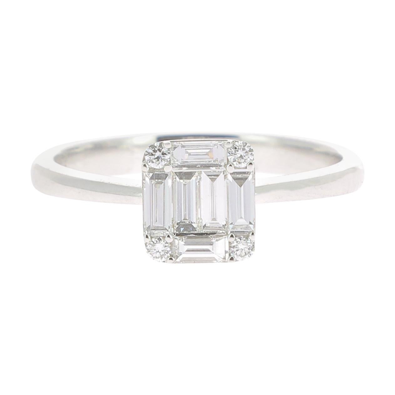 0.42 Carat GVS Diamonds Engagement Rings Round Diamonds Baguette Diamonds 18K