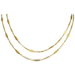1840s Victorian 18 Karat Gold Long Chain Necklace