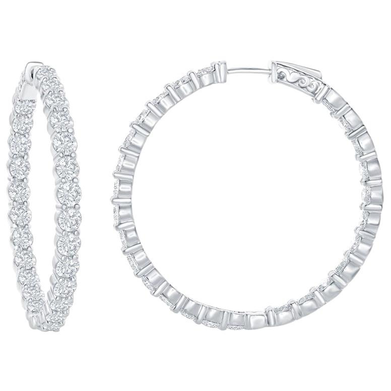 Boucles d'oreilles anneau en or blanc avec diamants de 6 carats  en vente
