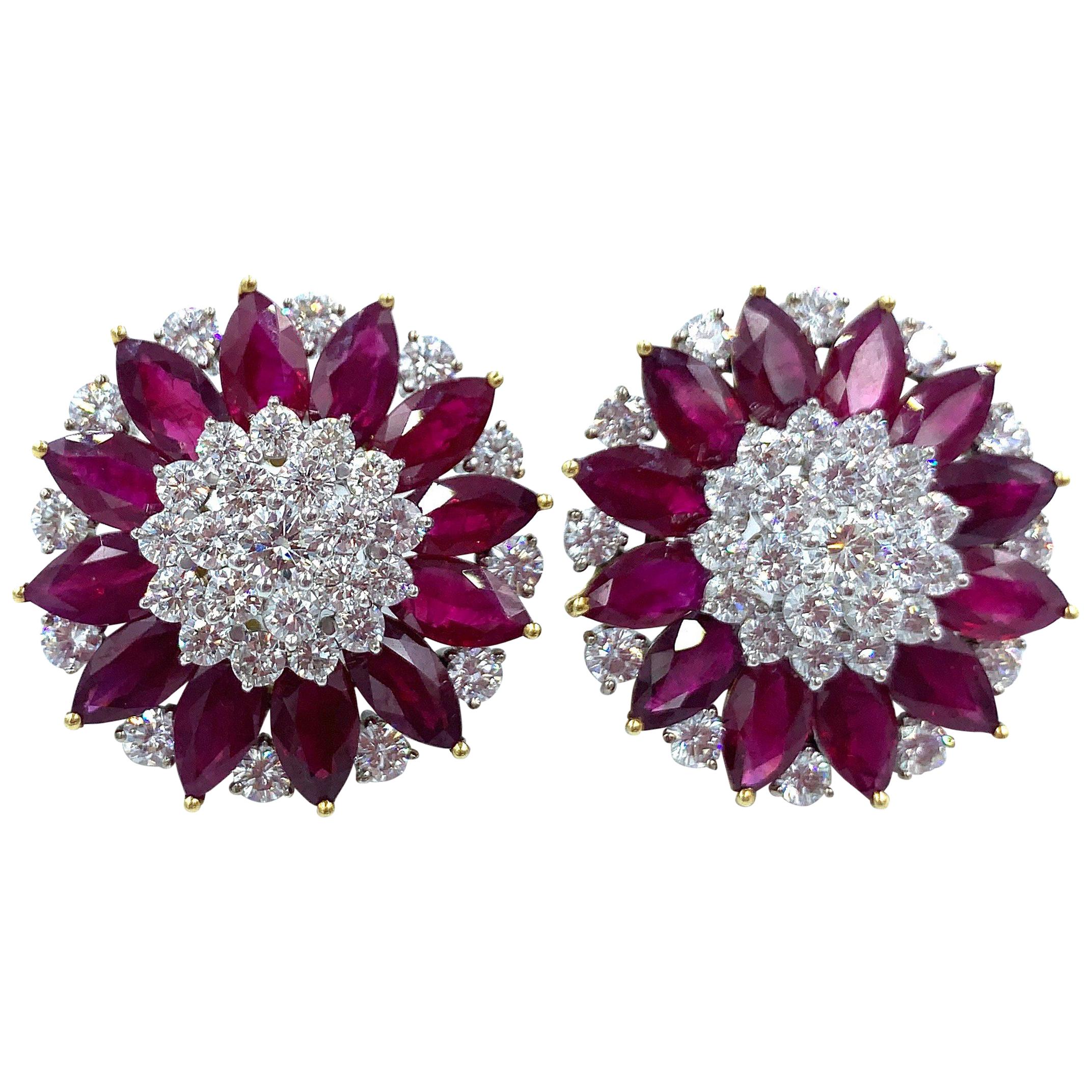 Pendientes de clip con racimo de diamantes y rubíes Oro blanco y amarillo de 18 quilates