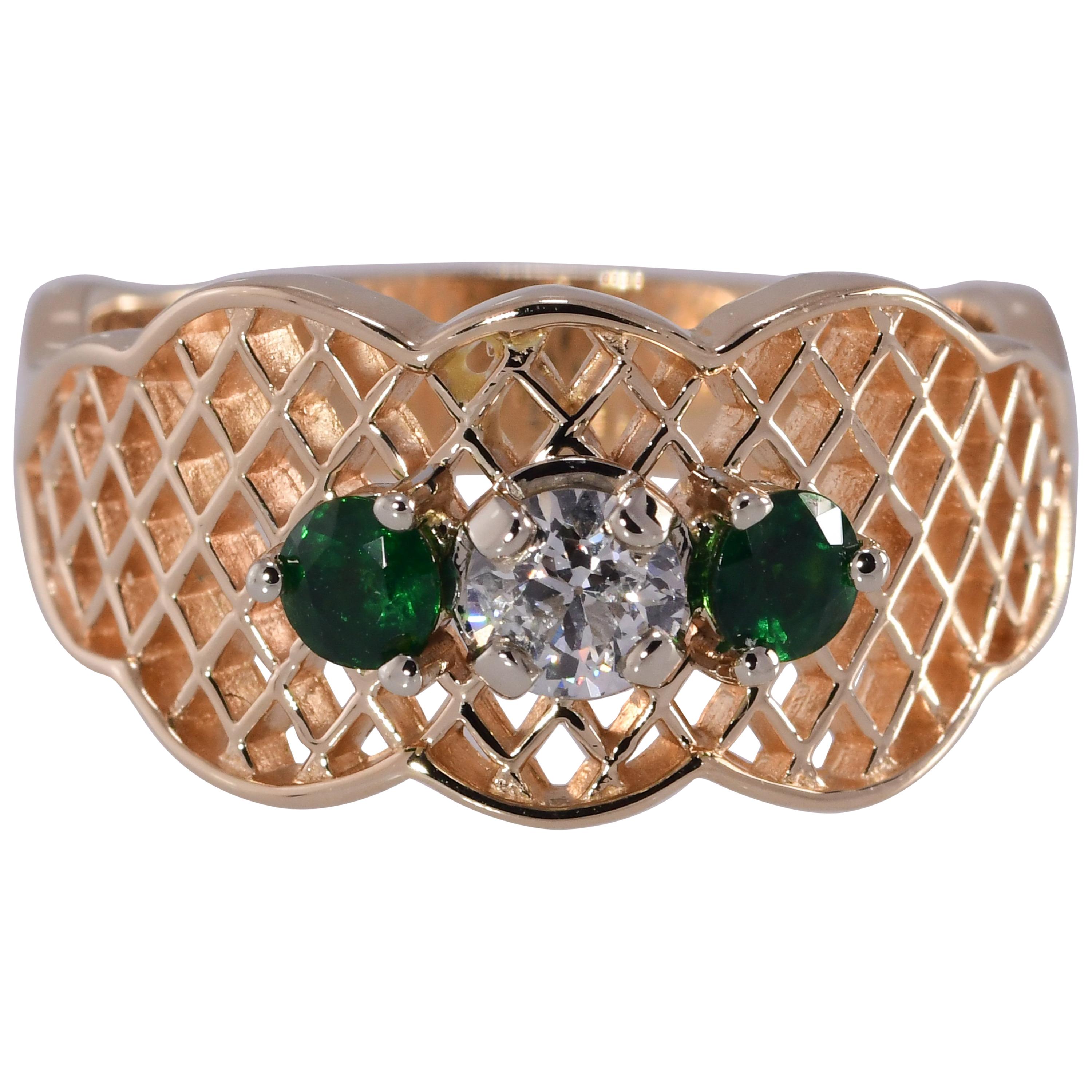 Tsavorite and .29 Carat Diamond Latticework Design Ring, 14 Karat Yellow Gold