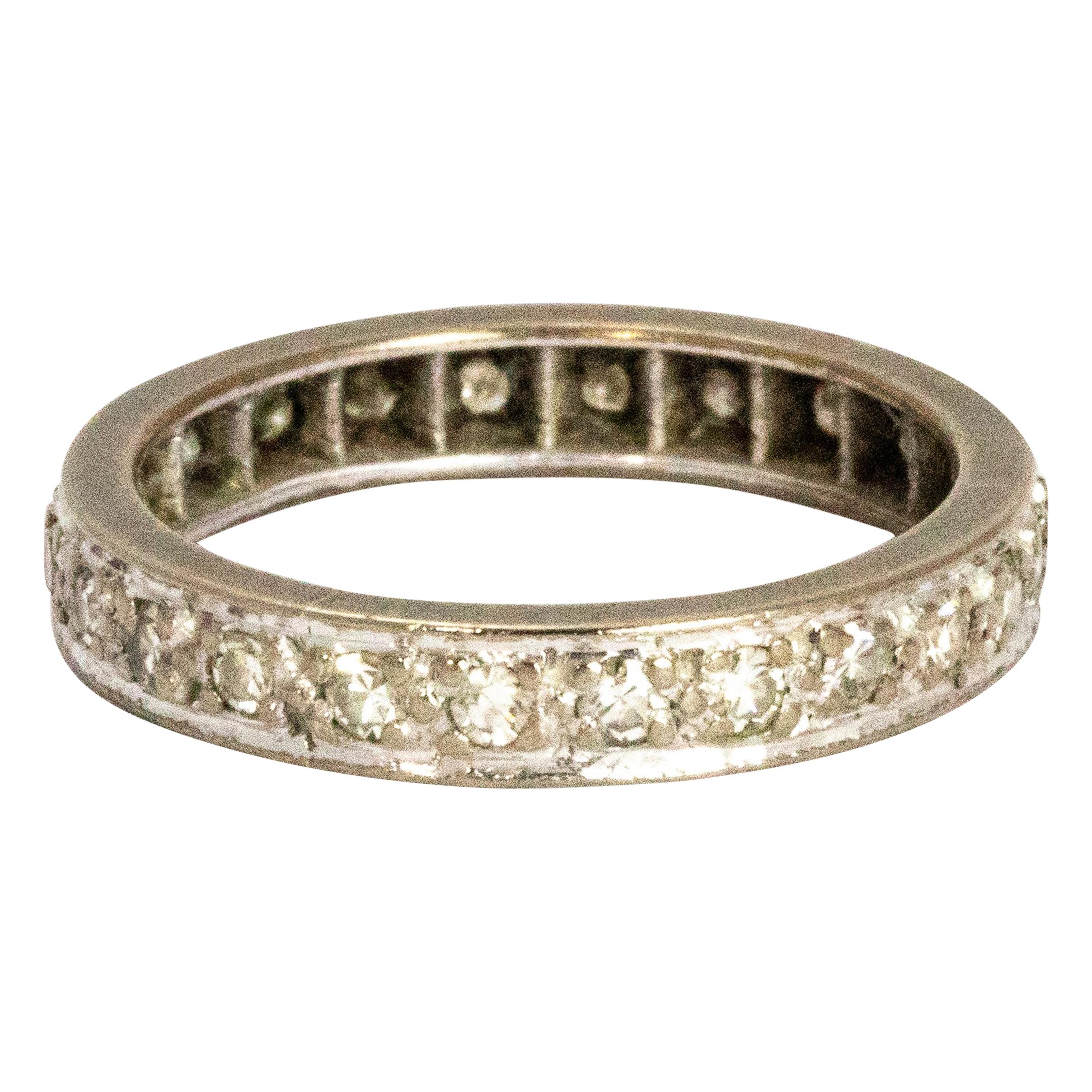 Bracelet d'éternité vintage en or blanc 18 carats avec diamants en vente