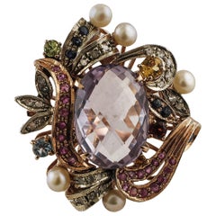 Amatista, rubíes, zafiros, perlas, anillo de cóctel de oro rosa de 9 quilates y plata