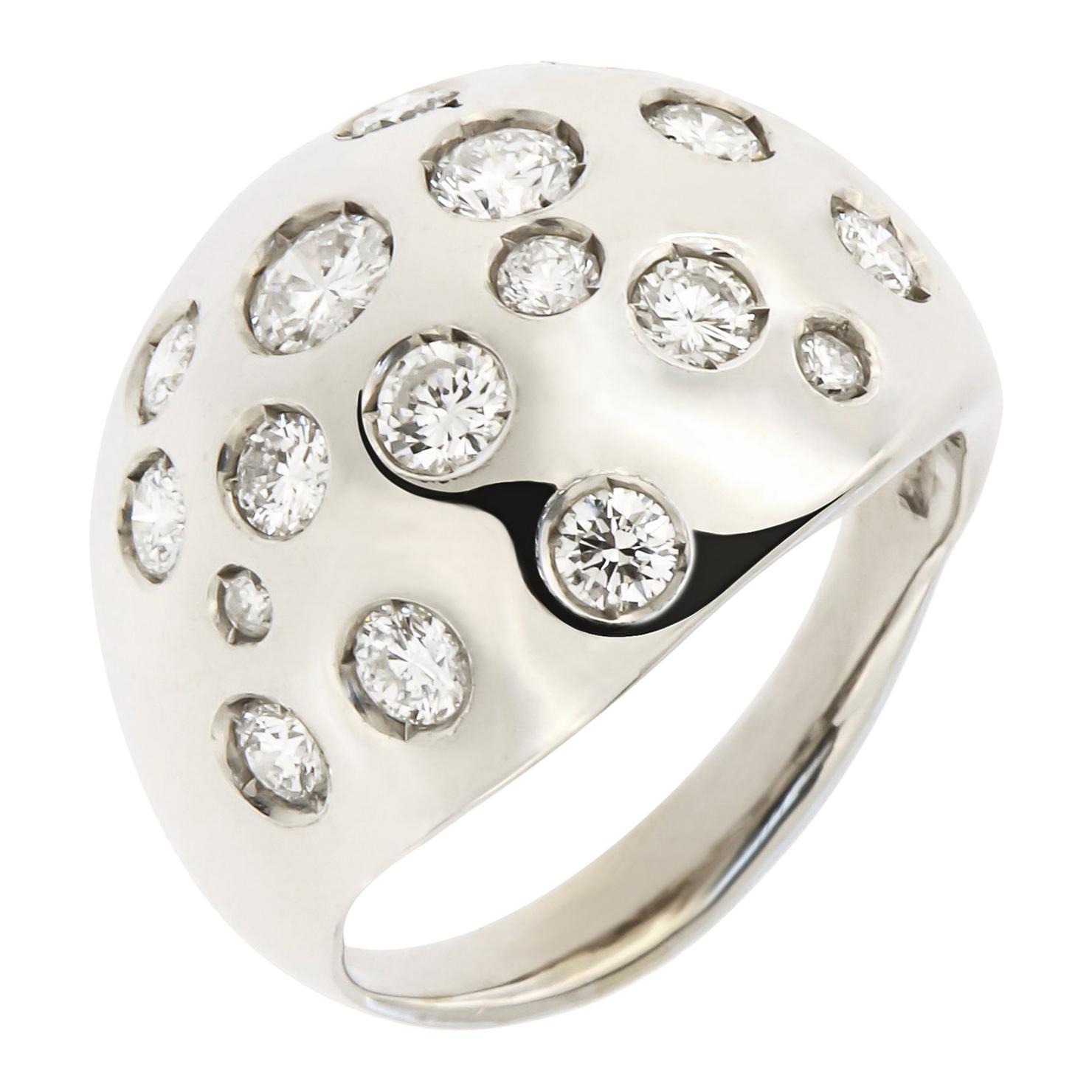 Diamonds 18 Karat White Gold Cocktail Ring Handcrafted in Italy