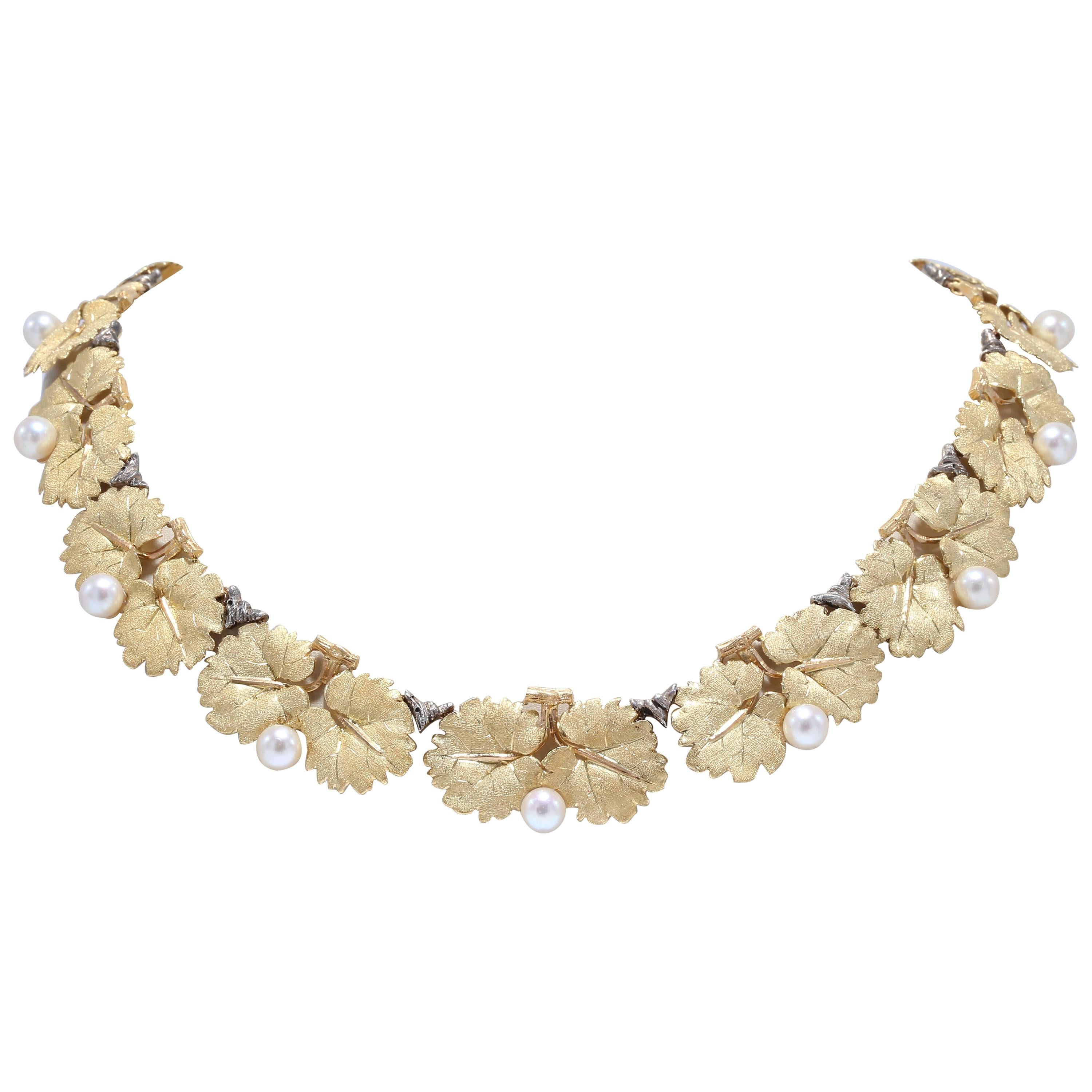 Buccellati 18 Karat Yellow Gold Leaf Necklace For Sale